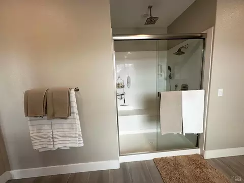 Bath - 2408 Azure Pl, Fairfield, CA 94533 photo 5 of 10