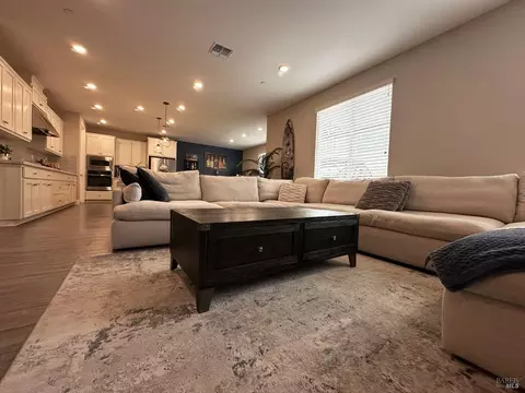 Living - 2408 Azure Pl, Fairfield, CA 94533 photo 5 of 10