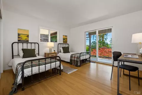 Bedroom - 646 Ridgewood Ave, Mill Valley, CA 94941 photo 4 of 4