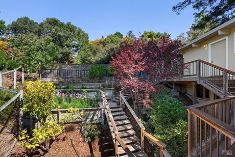 Exterior - 646 Ridgewood Ave, Mill Valley, CA 94941 photo 5 of 18