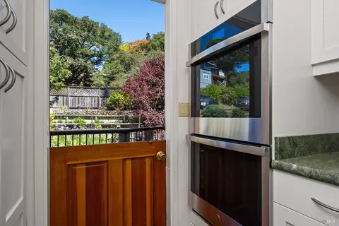 Kitchen - 646 Ridgewood Ave, Mill Valley, CA 94941 photo 3 of 6