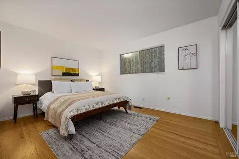 Bedroom - 646 Ridgewood Ave, Mill Valley, CA 94941 photo 1 of 4
