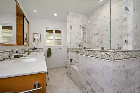 Bath - 646 Ridgewood Ave, Mill Valley, CA 94941 photo 3 of 4