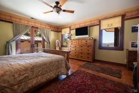 Bedroom - 26876 River Rd, Cloverdale, CA 95425 photo 1 of 3