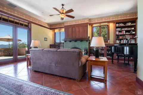 Living - 26876 River Rd, Cloverdale, CA 95425 photo 4 of 5