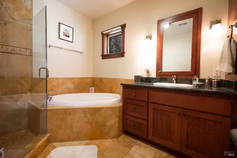 Bath - 26876 River Rd, Cloverdale, CA 95425 photo 1 of 3