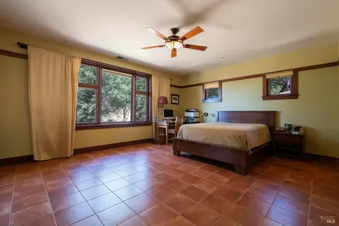 Bedroom - 26876 River Rd, Cloverdale, CA 95425 photo 3 of 3