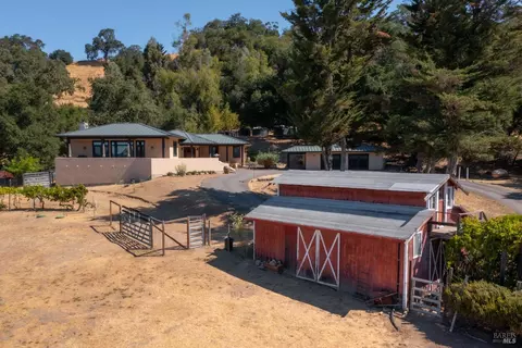 Exterior - 26876 River Rd, Cloverdale, CA 95425 photo 7 of 10