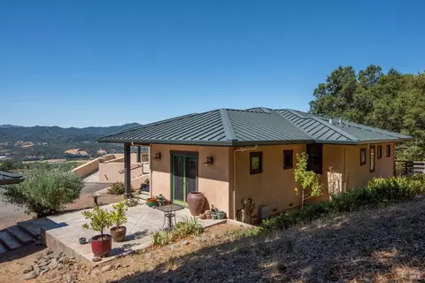 Exterior - 26876 River Rd, Cloverdale, CA 95425 photo 2 of 10