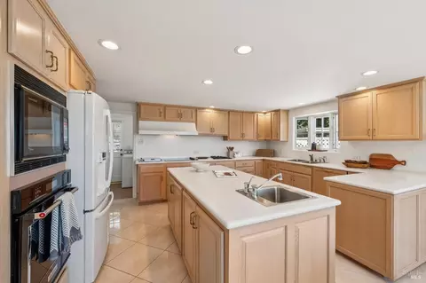 Kitchen - 40-42 Central Ave, Sausalito, CA 94965 photo 6 of 10