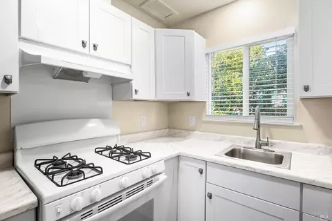 Kitchen - 3251 N State St, Ukiah, CA 95482 photo 2 of 2