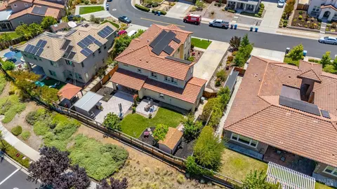 View/Area - 786 Elderberry Loop, Vacaville, CA 95688 photo 4 of 15