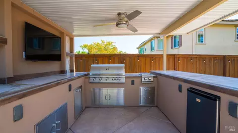 Kitchen - 786 Elderberry Loop, Vacaville, CA 95688 photo 6 of 6
