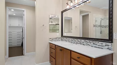 Bath - 786 Elderberry Loop, Vacaville, CA 95688 photo 4 of 7