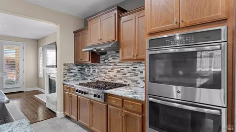 Kitchen - 786 Elderberry Loop, Vacaville, CA 95688 photo 5 of 6