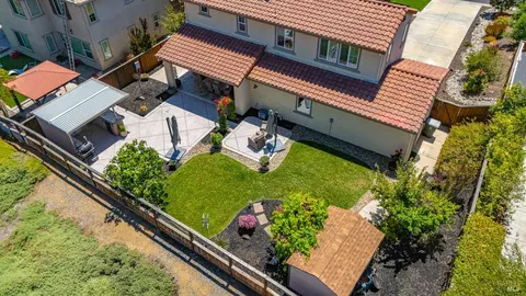 View/Area - 786 Elderberry Loop, Vacaville, CA 95688 photo 14 of 15