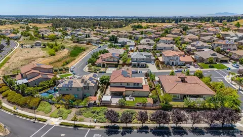 View/Area - 786 Elderberry Loop, Vacaville, CA 95688 photo 6 of 15