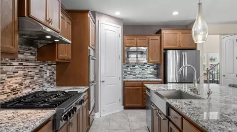 Kitchen - 786 Elderberry Loop, Vacaville, CA 95688 photo 3 of 6