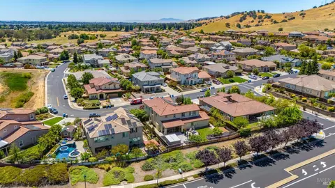 View/Area - 786 Elderberry Loop, Vacaville, CA 95688 photo 7 of 15