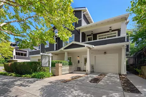 326 Liberty St, Petaluma, CA 94952