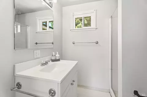 Bath - 373 S Lenore Ave, Willits, CA 95490 photo 1 of 3