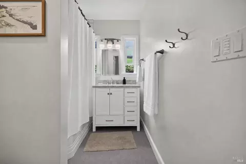 Bath - 705 5th St, Petaluma, CA 94952 photo 2 of 2