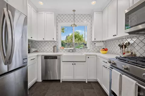 Kitchen - 705 5th St, Petaluma, CA 94952 photo 3 of 4