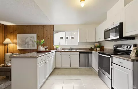 Kitchen - 166 Delta Cir, Vallejo, CA 94589 photo 1 of 6