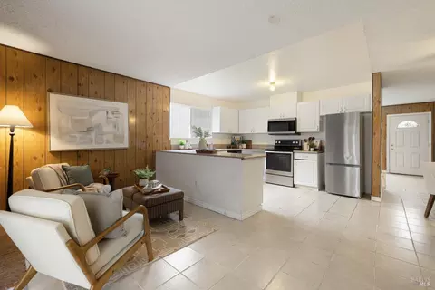 Kitchen - 166 Delta Cir, Vallejo, CA 94589 photo 3 of 6