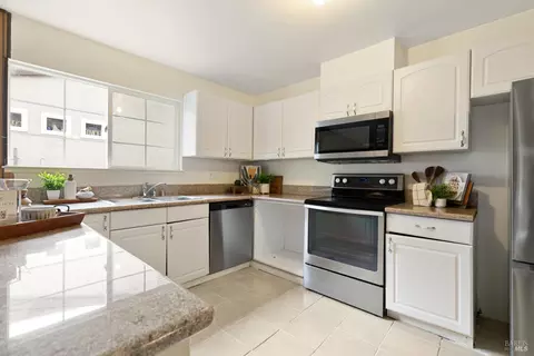 Kitchen - 166 Delta Cir, Vallejo, CA 94589 photo 6 of 6