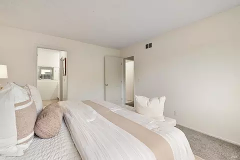 Bedroom - 166 Delta Cir, Vallejo, CA 94589 photo 9 of 10