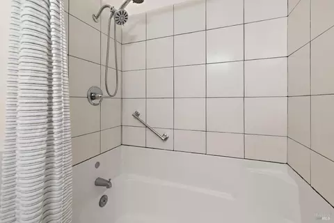 Bath - 166 Delta Cir, Vallejo, CA 94589 photo 4 of 4