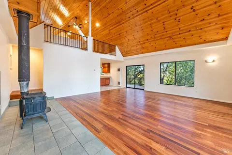 Living - 370 Laurel St, Willits, CA 95490 photo 3 of 3