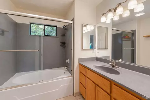 Bath - 370 Laurel St, Willits, CA 95490 photo 1 of 1