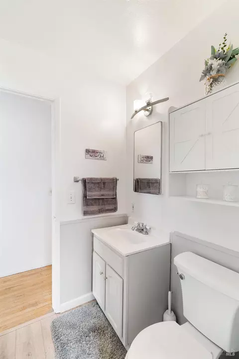 Bath - 1400 James St, Fairfield, CA 94533 photo 2 of 4