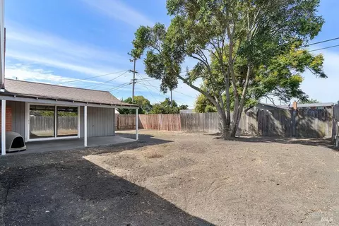 Exterior - 1400 James St, Fairfield, CA 94533 photo 4 of 7