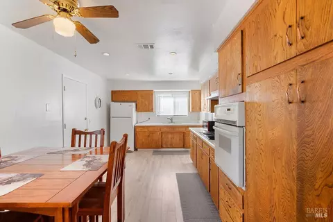 Kitchen - 1400 James St, Fairfield, CA 94533 photo 2 of 4