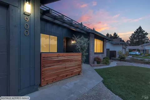 900 Hudis St, Rohnert Park, CA 94928