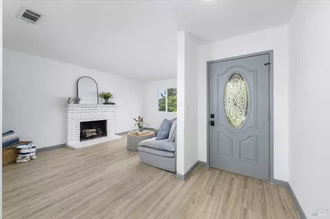 Entry Way - 200 Saint Olaf Way, Vallejo, CA 94589 photo 1 of 2