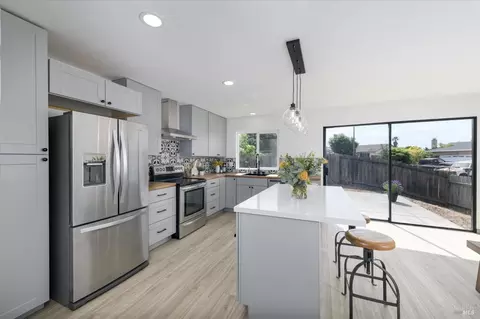 Kitchen - 200 Saint Olaf Way, Vallejo, CA 94589 photo 1 of 2