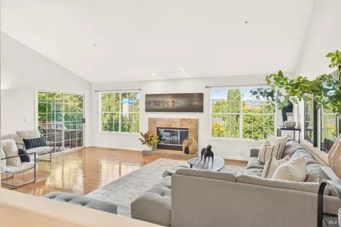 Living - 14 Clement Ct, Napa, CA 94558 photo 1 of 6