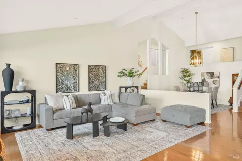 Living - 14 Clement Ct, Napa, CA 94558 photo 5 of 6