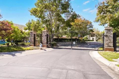 View/Area - 4244 Rose Arbor Way, Vallejo, CA 94591 photo 2 of 10