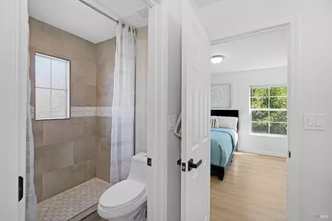 Bath - 4244 Rose Arbor Way, Vallejo, CA 94591 photo 6 of 7