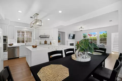 Dining - 4244 Rose Arbor Way, Vallejo, CA 94591 photo 5 of 5