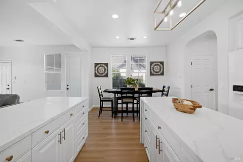 Entry Way - 4244 Rose Arbor Way, Vallejo, CA 94591 photo 5 of 12