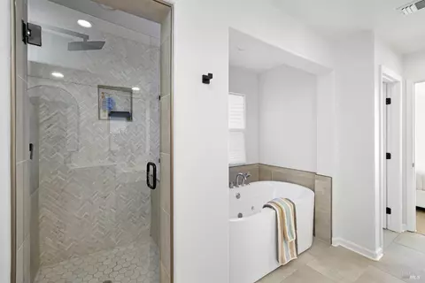 Bath - 4244 Rose Arbor Way, Vallejo, CA 94591 photo 3 of 7