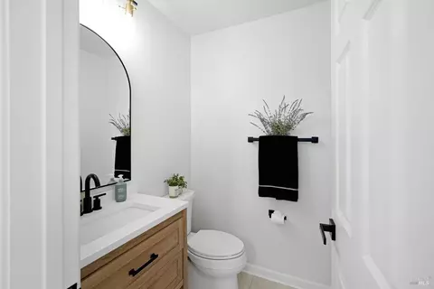Bath - 4244 Rose Arbor Way, Vallejo, CA 94591 photo 1 of 7