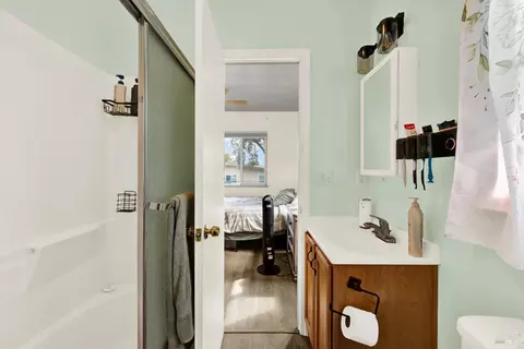 Bath - 127 Broadway St, Vallejo, CA 94590 photo 2 of 3