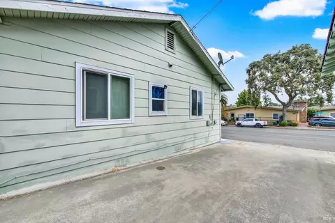 Exterior - 127 Broadway St, Vallejo, CA 94590 photo 17 of 19